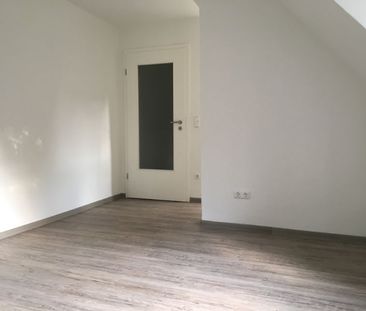 *** Charmante DG-Wohnung in Schlossnähe! *** - Photo 6