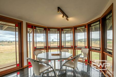 Rural living, Close to town. - Photo 4