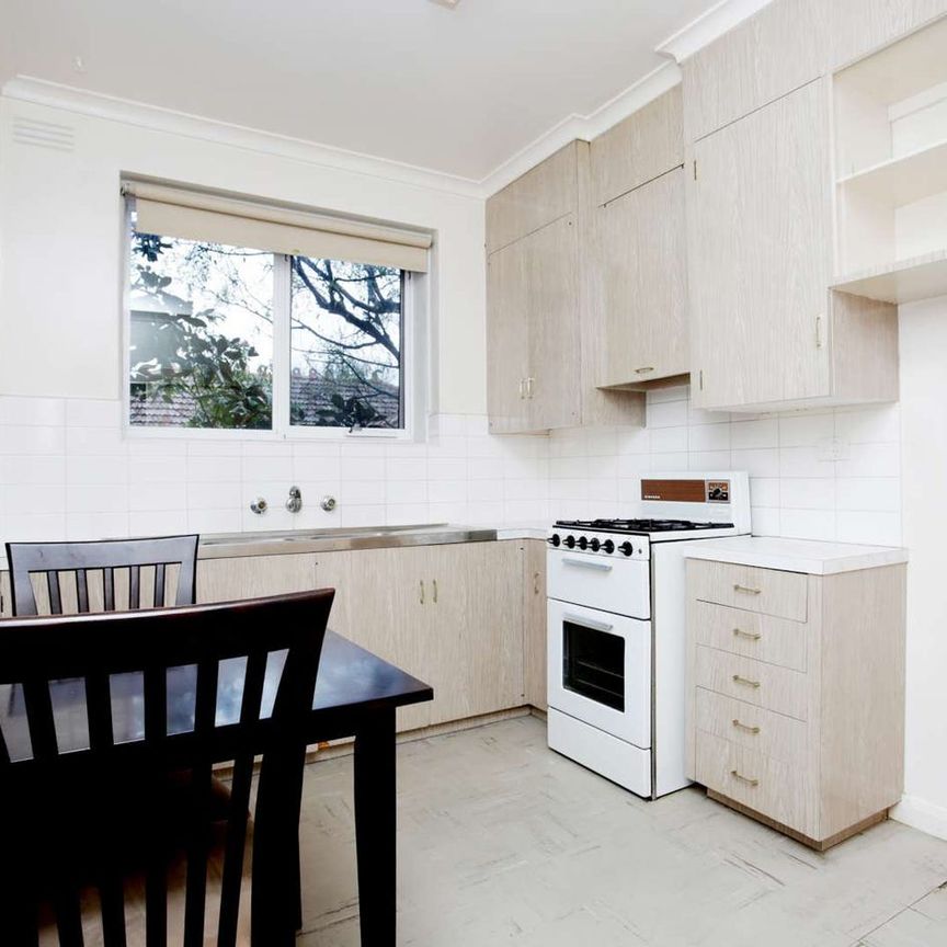 Elevated apartment in the heart of Malvern - Photo 1