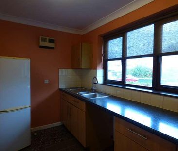 Courtney Park Road, Laindon, Basildon, SS16 - Photo 5
