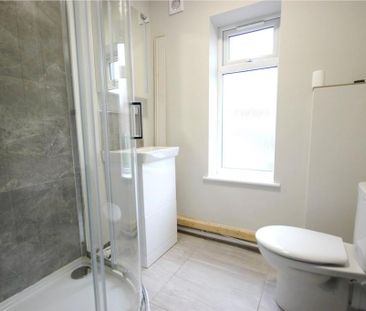 2 bedroom end of terrace house to rent - Photo 6