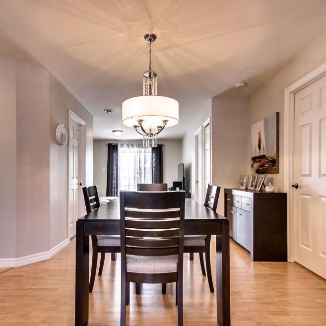 Grand condo 4 1/2 - Libre - Internet - Climatisation - Photo 1