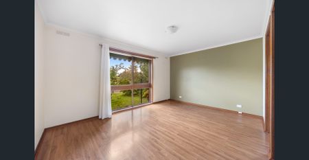 Spacious Family Home in Alfredton - Photo 2