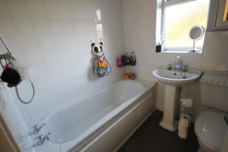 Leveson Close, St Georges - £850 pcm - Photo 3