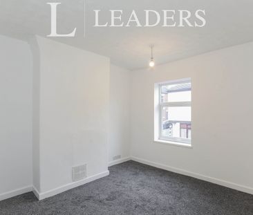 2 bedroom house to rent Victoria Street, ST5 - Photo 2