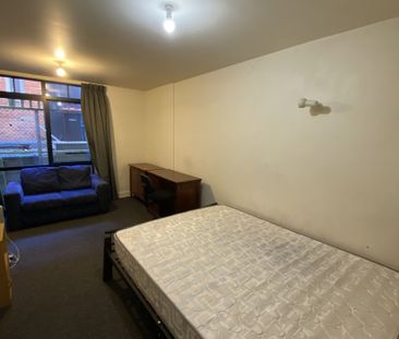 Boarding house room centrally located - Photo 3