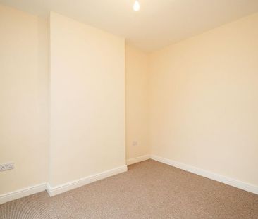 2 bedroom end of terrace house to rent - Photo 5