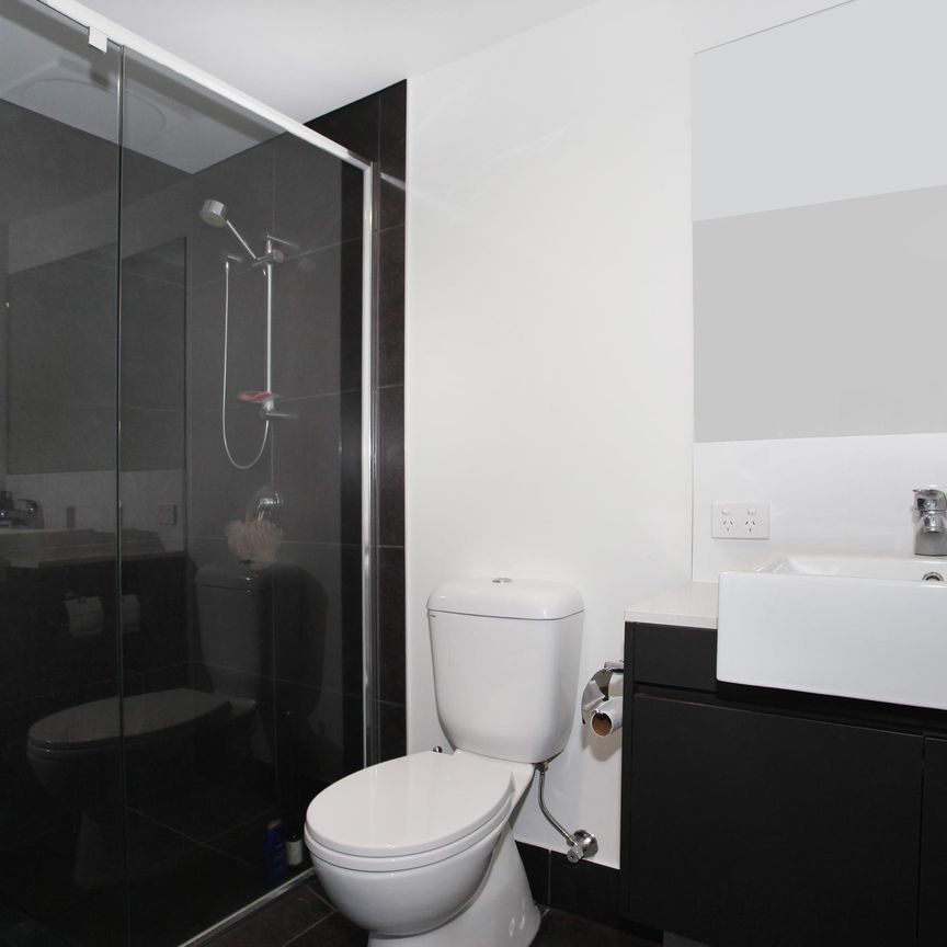 Fully Furnished Unit in the heart of Birtinya - Photo 1