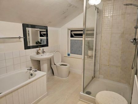 2 bedroom terraced house to rent - Photo 3