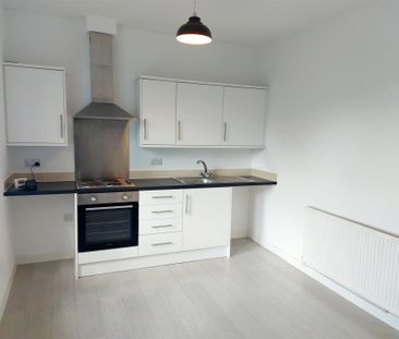 2 bedroom Flat to rent - Photo 6