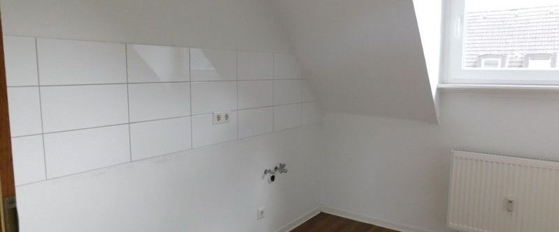 Gemütliche 3-Zimmer-Wohnung im DG , einzugsbereit! - Photo 1