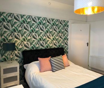 27 Furzehill Road - Photo 5