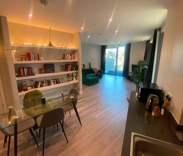 Room in a Shared Flat, Watkins House, TW8 - Photo 2