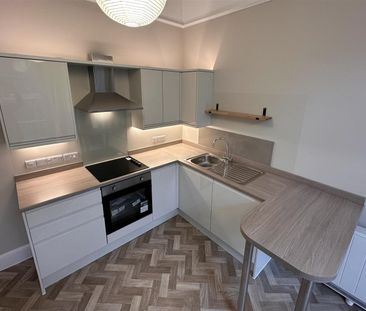 Upper Kewstoke Road, Weston-Super-Mare - Photo 1
