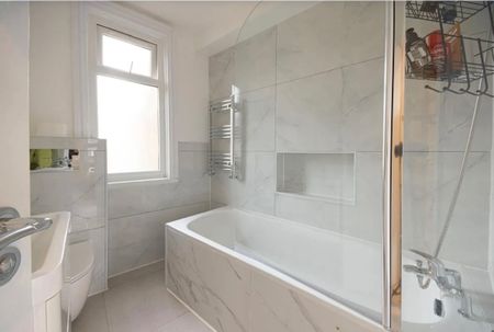 Room in a Shared Flat, Chapel Way, N7 - Photo 3