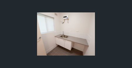 🏡 Cozy 2-Bedroom Apartment with Scenic Views in Scarborough! 🌳🌞 - Photo 4