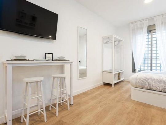 Calle Dos Aceras, Málaga, Andalusia 29012 - Photo 1