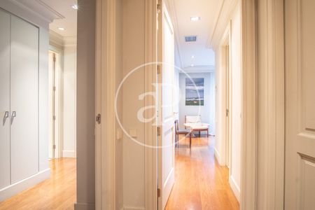 Flat for rent in Eixample Esquerra (Barcelona) - Photo 2