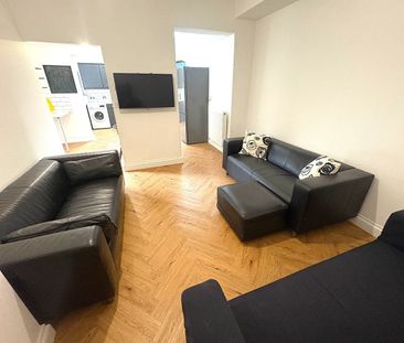 7 Bed Terraced House, Kenmare Road, L15 - Photo 2