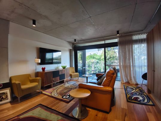 2/98 Munster Tce, North Melbourne, VIC 3051 - Photo 1