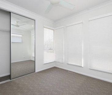 Modern Luxury - Ex Display Home - Full AC - Solar - Photo 5
