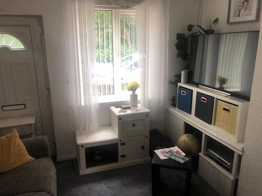 2 bedroom terraced house to rent - Photo 1