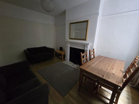 4 bedroom terraced house to rent - Photo 3