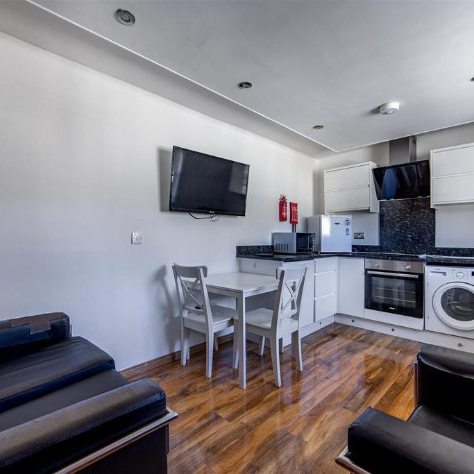 3 bedroom apartment to rent - Photo 1