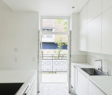 TOP SANIERTE ALTBAUWOHNUNG MIT 2 BALKONEN UND GARTENMITBENÜTZUNG - Photo 3