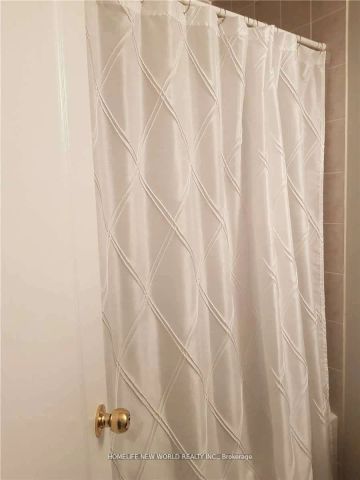 Condo Townhouse For Lease | W9194945 - Photo 3