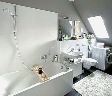 Komfort und Design vereint: Helle Dachgeschosswohnung im Herzen Schwerins - Foto 6