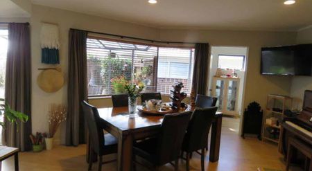 Stunning in Whalers Gate - Photo 3