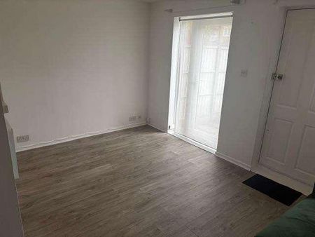 Rolvenden Place, Tottenham, N17 - Photo 2