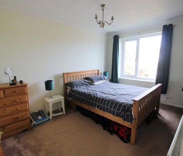 3 bedroom semi-detached house to rent - Photo 5