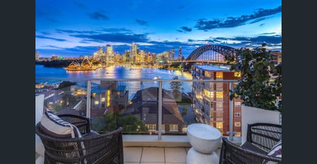 Renovated 2 bedder with amazing harbour views - Photo 4