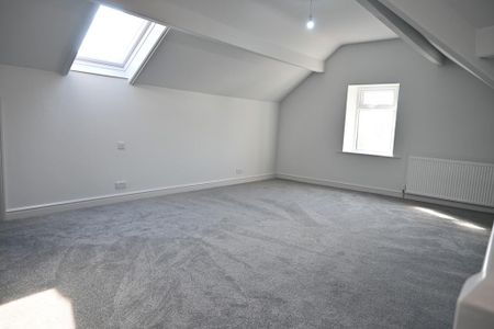 3 bedroom end of terrace house to rent - Photo 4