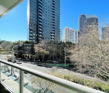 Perfectly located large studio apartment - Photo 5
