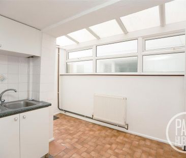 3 bedroom terraced house to rent - Photo 6