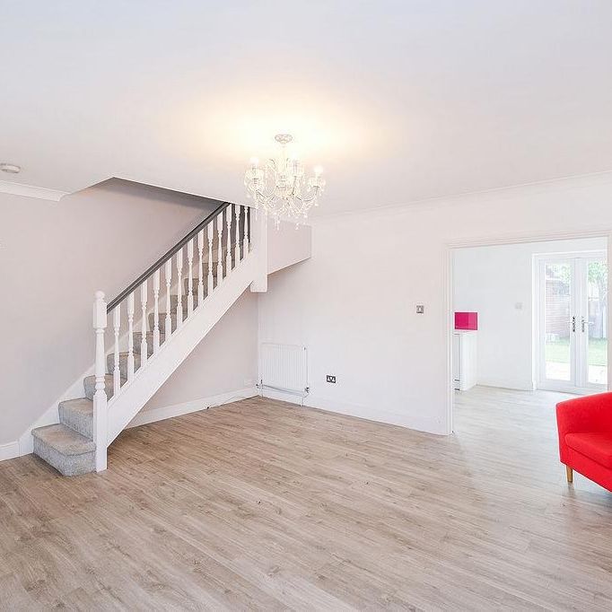 Kingsley Meadows, Wickford - Photo 1