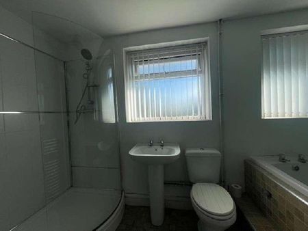 East Millwood Road, Liverpool, Merseyside, L24 - Photo 3