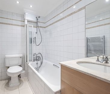 3 bedroom mews to rent - Photo 2