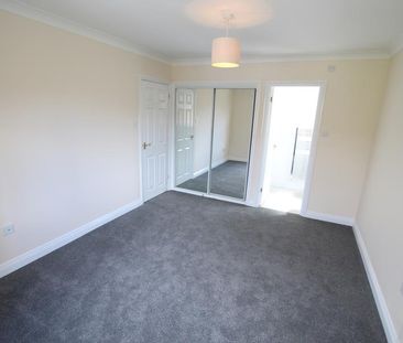 Acer Drive, West End, GU24 - Photo 3