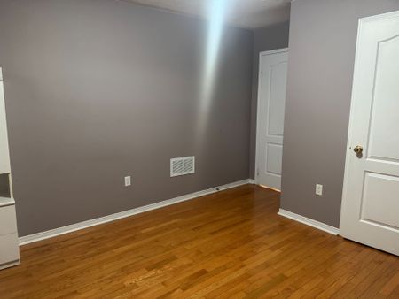 For Lease - 7 Glacier Crescent, Toronto, Ontario - Photo 3