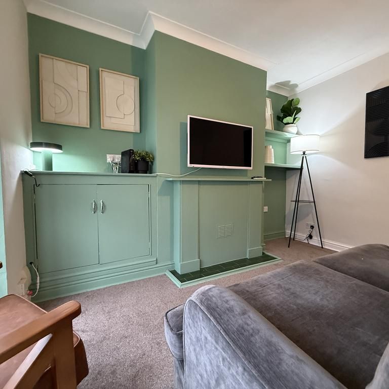 4 bedroom terraced house to rent - Photo 1