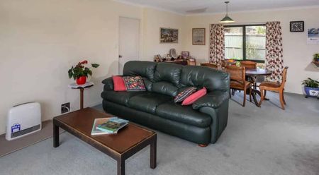 Sunny 3-Bedroom Home for Rent in Papakura - Photo 5