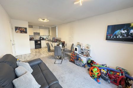 Edinburgh Gate - Photo 3