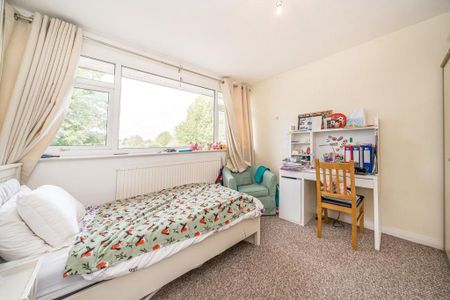 2 bedroom maisonette to rent - Photo 2