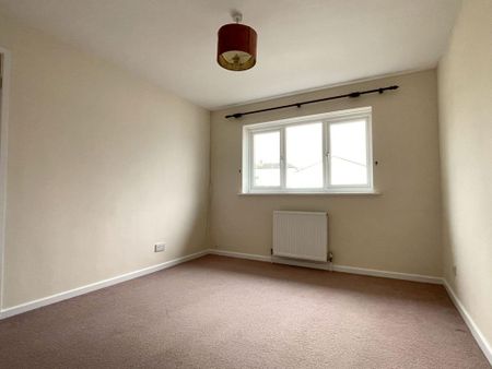 3 bedroom end of terrace house to rent - Photo 3