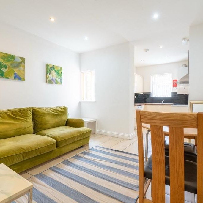 5 bedroom house to rent - Photo 1