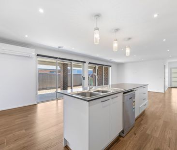 This well-presented home at 6 Crowther Drive, Lucas. - Photo 6